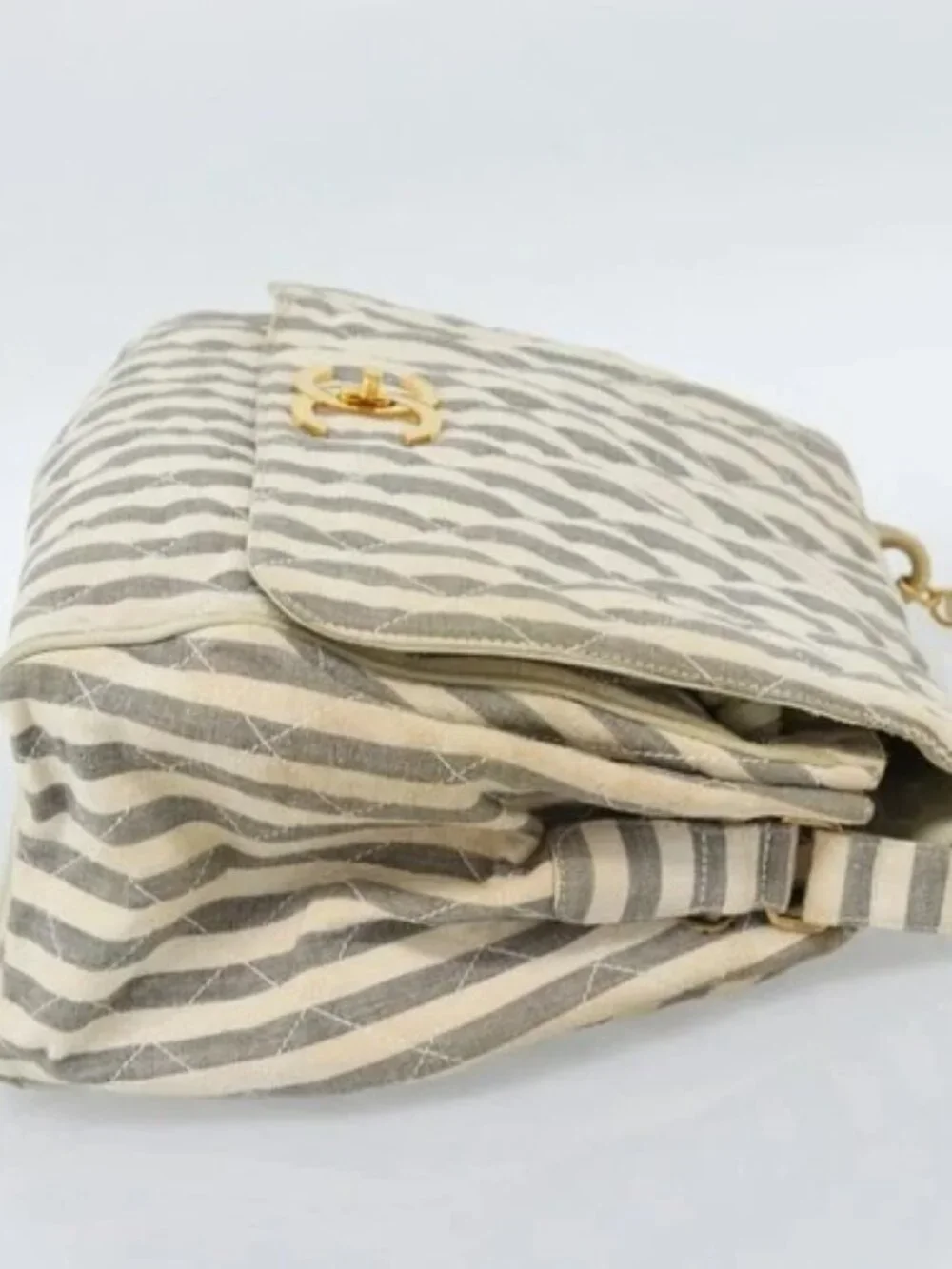 CHANEL Striped Matelasse Chain Shoulder Bag Canvas White Gray CC Auth bs3642 - Picture 4 of 16